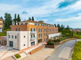 Tuscasì Aparthotel, hotel v destinaci Sovicille