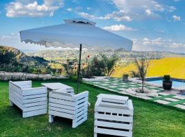 Maupa Mountain view, Cama e café (B&B) em Krugersdorp