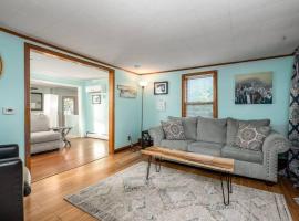 Spacious Home with Large Yard, Close the Beach, hotel in Old Orchard Beach