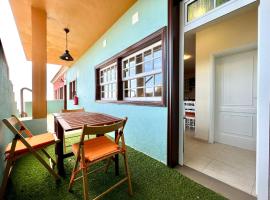 Cozy apartment with Wifi, great view, close to shops and restaurants, in La Palma, Ferienwohnung in Villa de Mazo