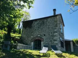 Gîte du Pescadou, gîte de charme pour 4 personnes. Wifi et Netflix.