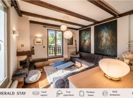 Chalet La Rose de Clairiere Morzine - BY EMERALD STAY，莫爾濟訥的木屋