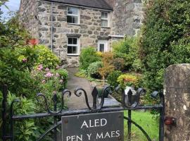 Pen y Maes Cottage, hótel í Criccieth