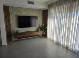 Luxury Queen Royal Park