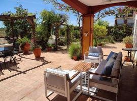 Costa Esuri Ayamonte Las Encinas Luxury 3-bedroom apartment - huge garden, ξενοδοχείο σε Ayamonte