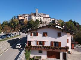 The Green Trail - Rooms, hotel with parking in Prepotto