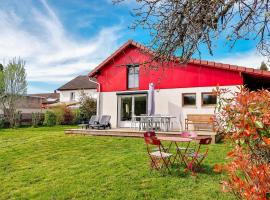 Lovely Home In tival-clairefontaine With Kitchen, villa in Étival-Clairefontaine
