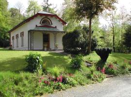 The Gatelodge, Hilton Park, villa i Monaghan