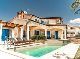 Beautiful Villa Torre IV with sauna in Tar