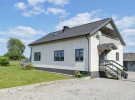 5 Bedroom Amazing Home In Tingsryd, hotel v destinaci Tingsryd