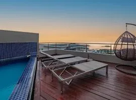 Stylish Penthouse with 180 degree Ocean Views!