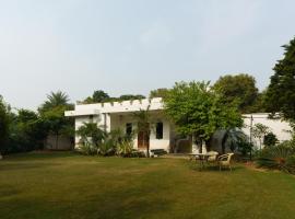 Luxury Villa with Swimming Pool, cottage in Jaipur