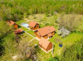 Lovely Home In Brezik With Outdoor Swimming Pool – domek wiejski w mieście Medak