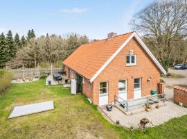 4 Bedroom Awesome Home In Engesvang, holiday home in Engesvang