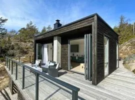 Awesome Home In Skjærhalden