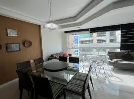 Meia Praia com estilo! 3 suítes, churrasqueira e garagem