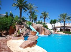 Magnifico Chalet en Jávea a 5 minutos de la playa., hotel v destinaci Jávea