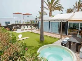 Villa Maluhia Frente Al Mar y Jacuzzi, Corralejo