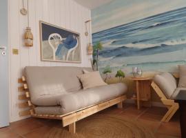 Petite Villa La Pantoufle au Domaine du Golf de Pinsolle, hotel a Soustons