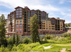 Grand Summit Lodge by Park City - Canyons Village, chalet i Park City