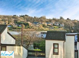 Sandown on The Creek, cottage in Wootton Bridge