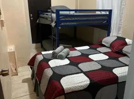 Economical 1BR, 1BA near Ocean Park Beach, 6 Plus guests