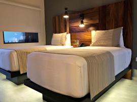 Unique Suite Twin Room in Exclusive Boutique Hotel Cabo, hotel en San José del Cabo
