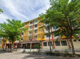 OYO Life 93405 Montong Are Residence, hotel near Lombok International Airport - LOP, Cakranegara