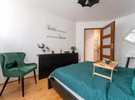 Apartament RatuszLove - 2 osobne sypialnie, z widokiem na Ratusz - by SpaceApart