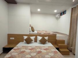 Golden Oak- 5 min walk from golden temple, hotel in Amritsar