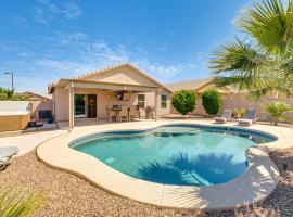 Updated San Tan Valley Escape with Backyard Oasis!, hotel di San Tan Valley