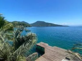 Casa de veraneio com deck em Passa Terra, Ilha Grande