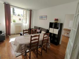 Bel appartement, Bry- sur- Marne, hotel in Bry-sur-Marne