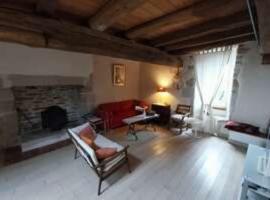 Spacious 150 m old house in Berric, hotell i Berric