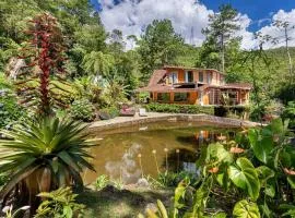 Cabana Boutique na Serra com piscina natural