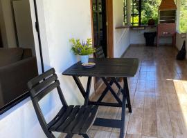Casa Mia seu momento na Serra, cottage in Aldeia Velha