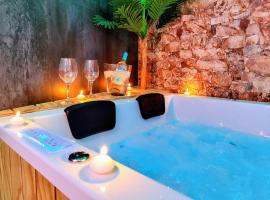 El Deseo, hotel with hot tubs in Zuheros