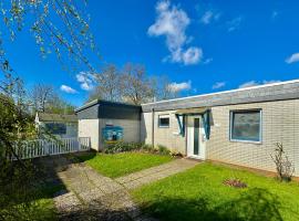 Ferienhaus DEICHBLICK, hotel u gradu Tossenserdeich