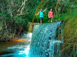 NEST RESORTS, cottage in Athirappilly