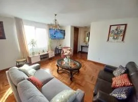 Condo located just 4 blocks from the main square、アレキパのコンドミニアム