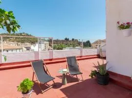 Mirador de Picasso: Central apartment with large terrace