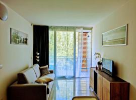 Apartment Mare45 - brand new - 10 minutes from the beach - included parking, umbrella and sun-beds, hotel din Eraclea Mare