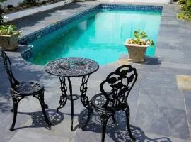 Spacious Town House with Swimming Pool