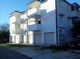 Apartment Kiko, Hotel in Rogoznica