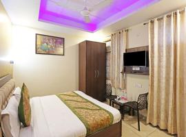 Hotel Red Stone Mahipalpur, hotel near Delhi International Airport - DEL, New Delhi