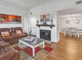 Handsome 2BR Condo with Gorgeous Views in Sugar Mountain! condo