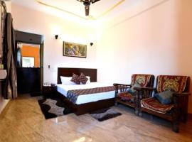 Hotel D S Residency Varanasi - Restrurant & Excellent Service, ξενοδοχείο κοντά στο Διεθνές Αεροδρόμιο Lal Bahadur Shastri - VNS, Βαρανάσι