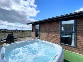 Benarty 11 with Private Hot Tub - Fife - Loch Leven - Lomond Hills - Pet Friendly
