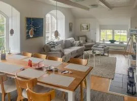 2 Bedroom Lovely Apartment In Borgholm