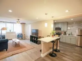 Downtown Atlanta Condo! Onsite Parking! LM908